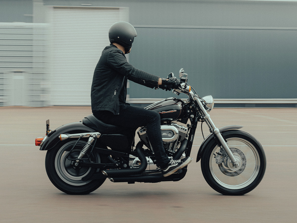 Lextek Black Exhaust System for Harley Davidson Sportster 883/1200 (04-13)